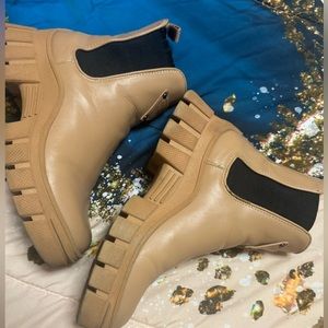 Guess boots